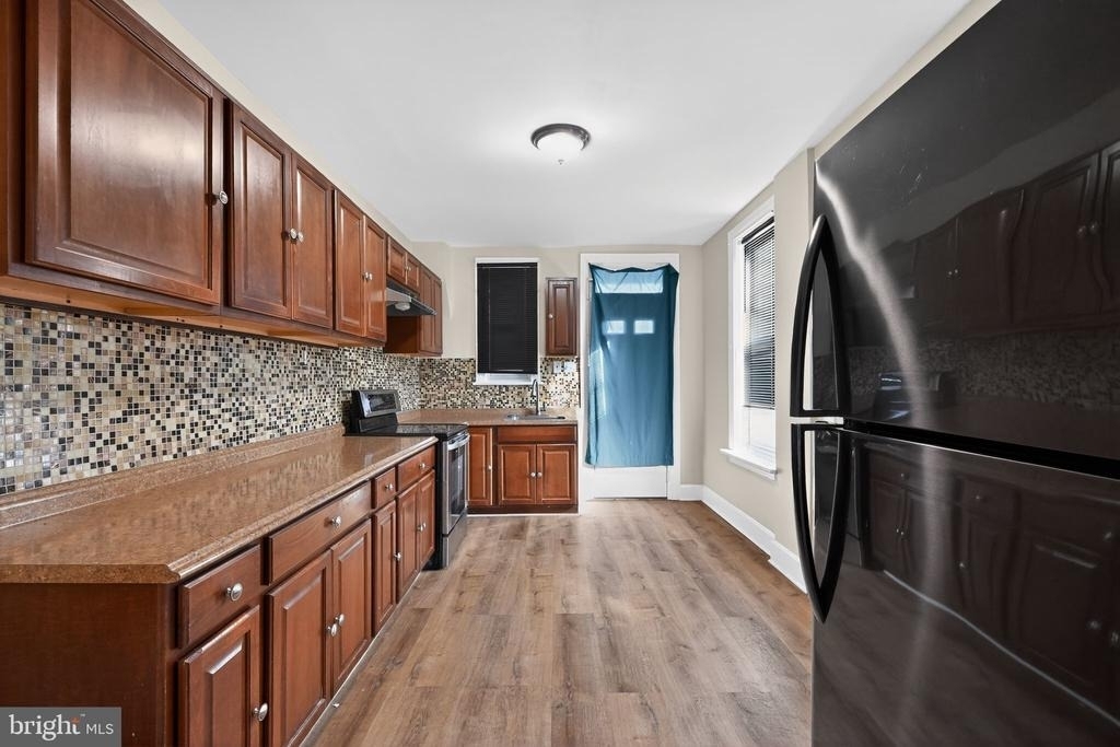 652 Emerald Street - Photo 7