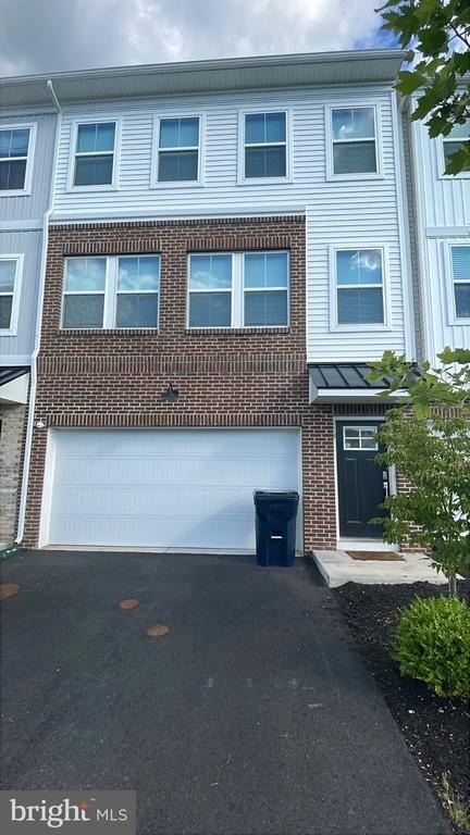 113 Four Leaf Drive - Photo 0
