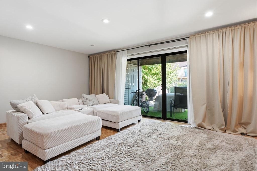 272 Hudson Court - Photo 14