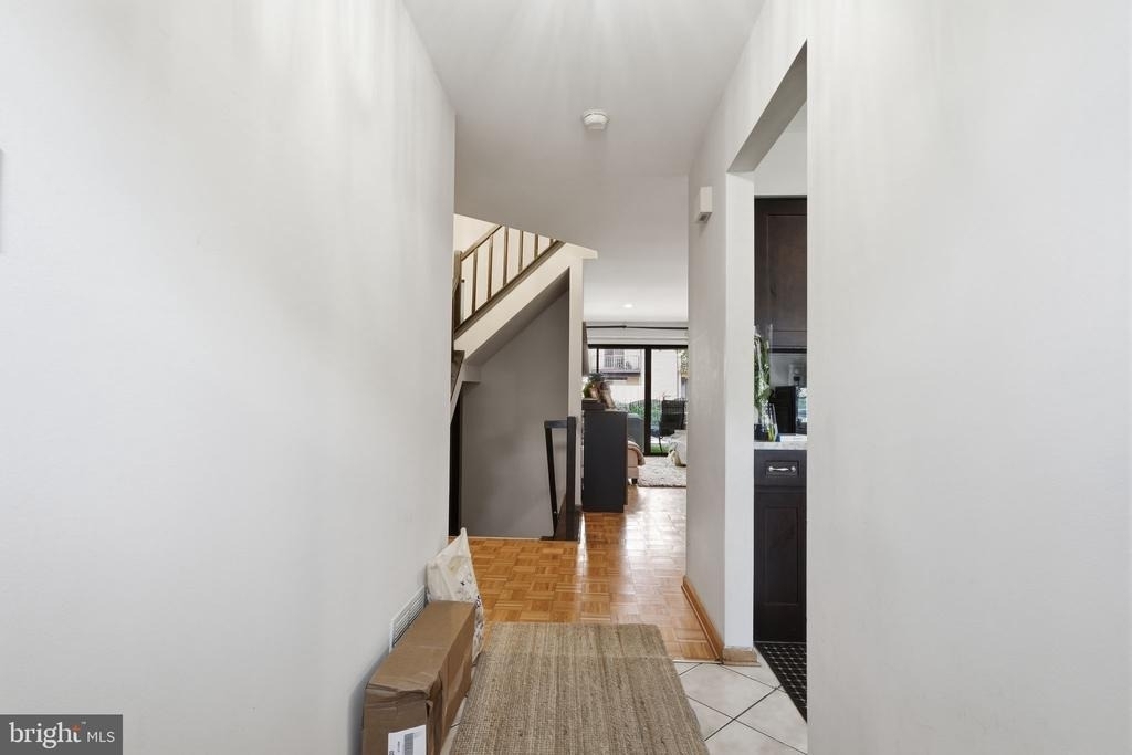 272 Hudson Court - Photo 4