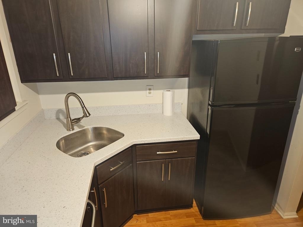 47 Wyndham Place - Photo 3