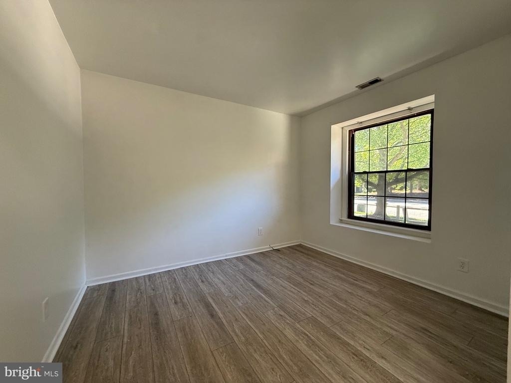 343 Brookdale Boulevard - Photo 6