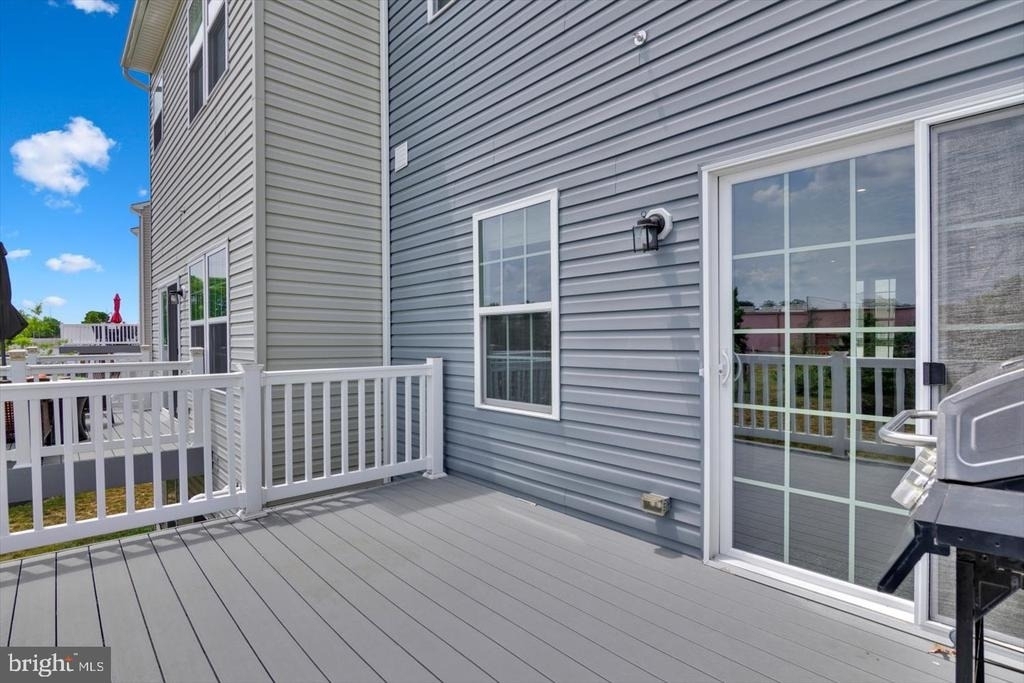 114 Freedom Way - Photo 9