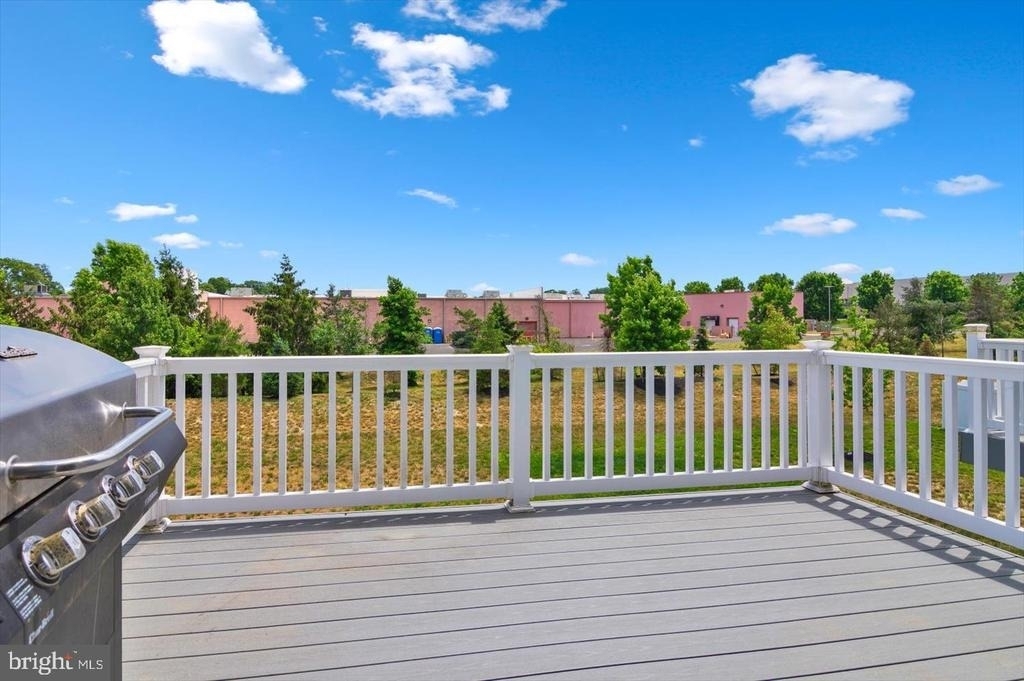 114 Freedom Way - Photo 8