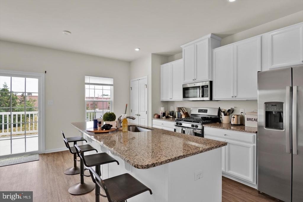 114 Freedom Way - Photo 6