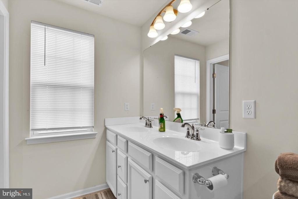 114 Freedom Way - Photo 17