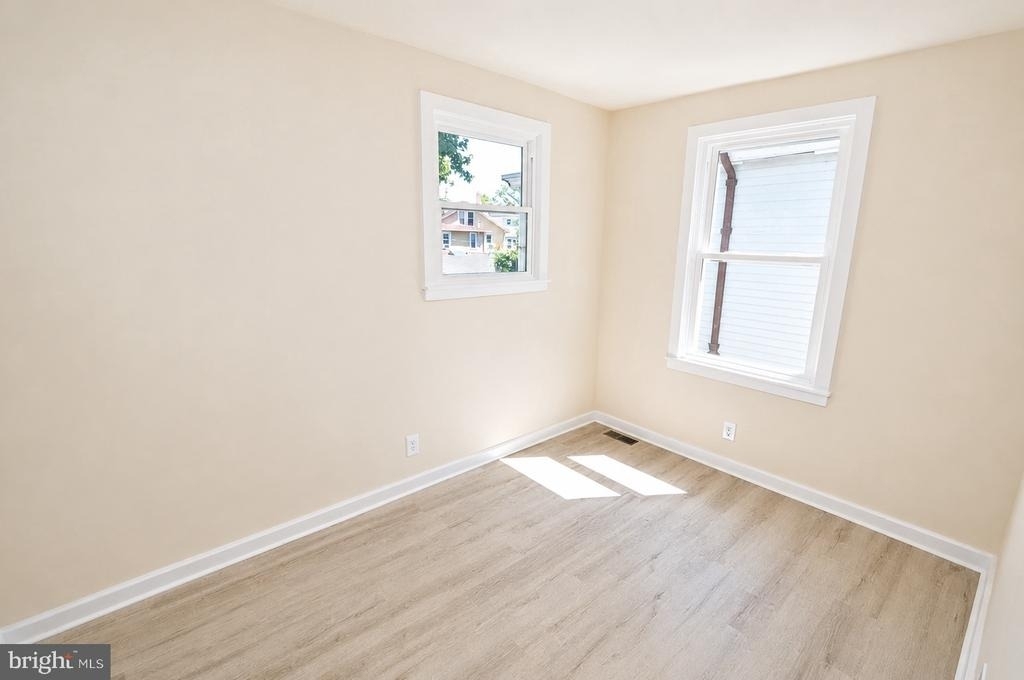 111 Barclay Street - Photo 11