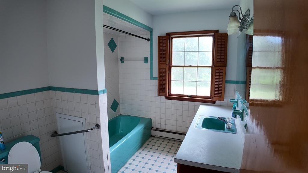 8936 Goldsborough Neck Road - Photo 10