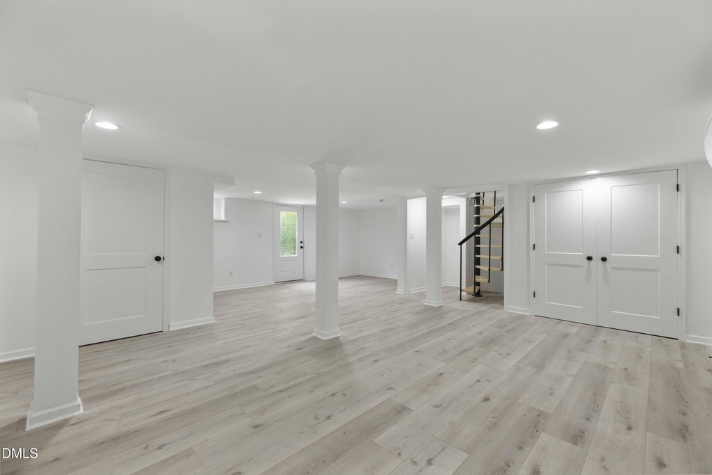 437 Woodsdale Road - Photo 3