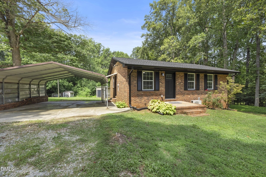 437 Woodsdale Road - Photo 7