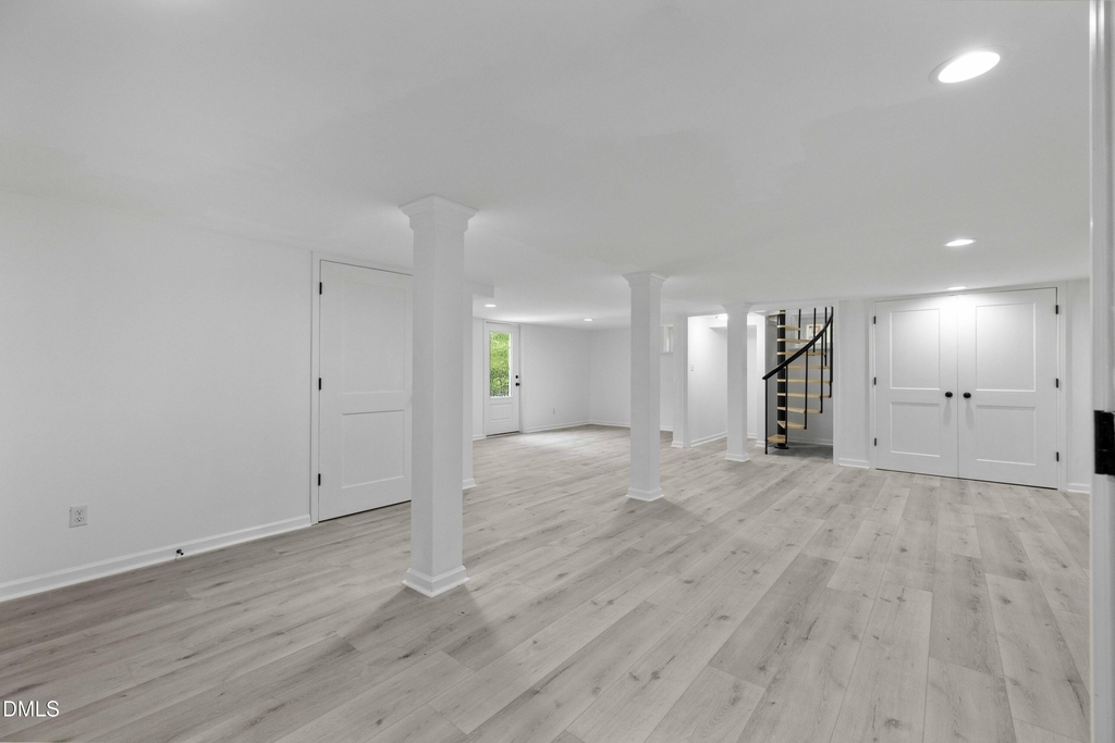 437 Woodsdale Road - Photo 29