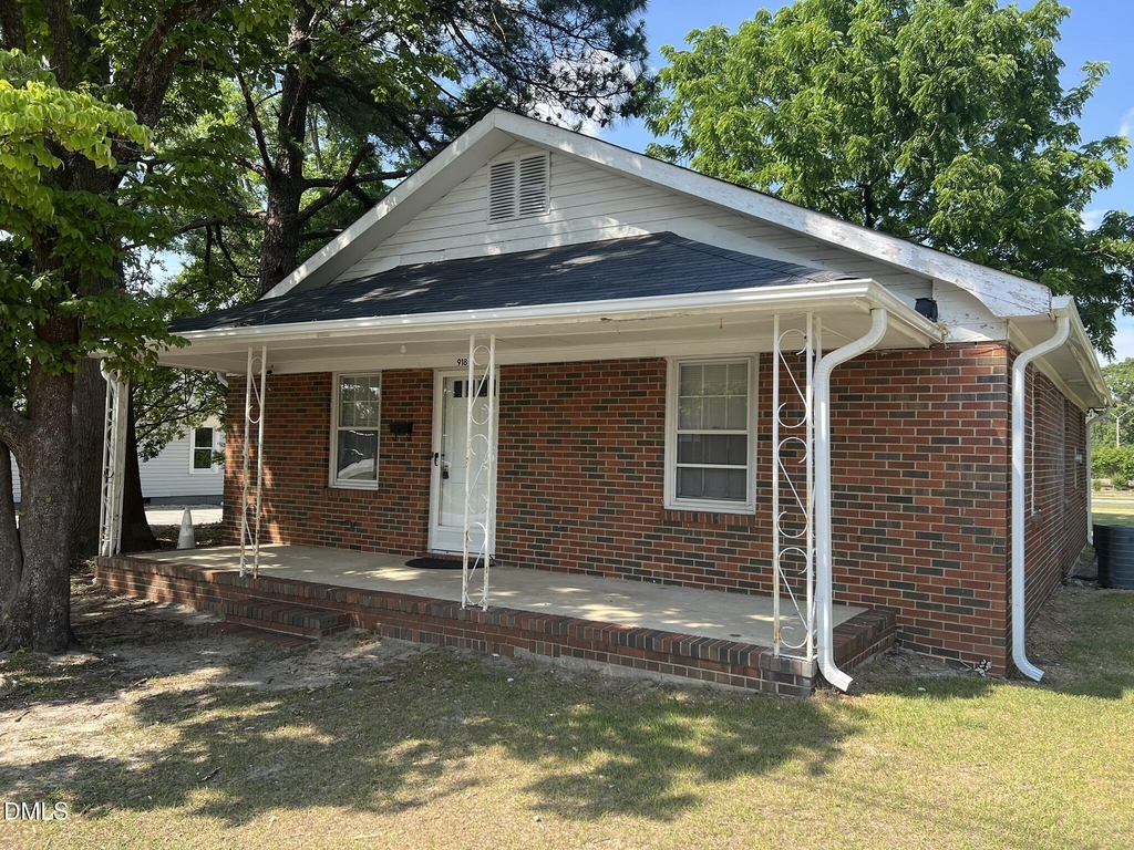 918 Durham Street - Photo 0
