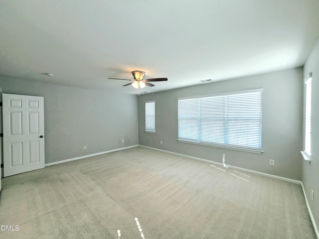 9716 Layla Avenue - Photo 5