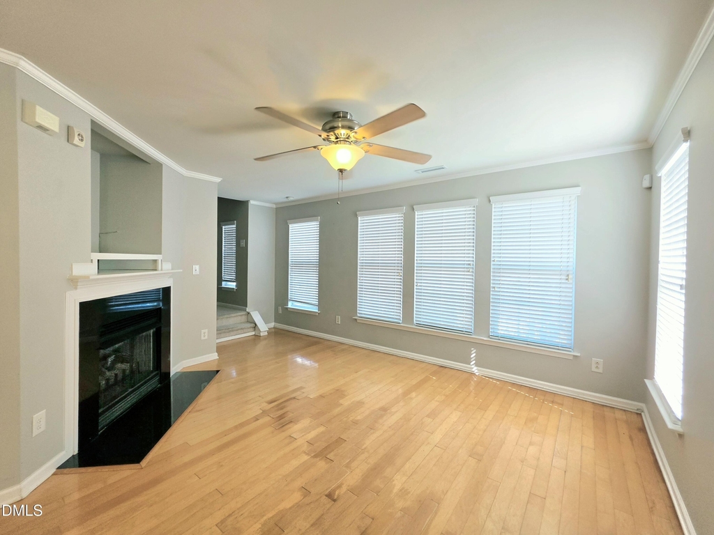 9716 Layla Avenue - Photo 4