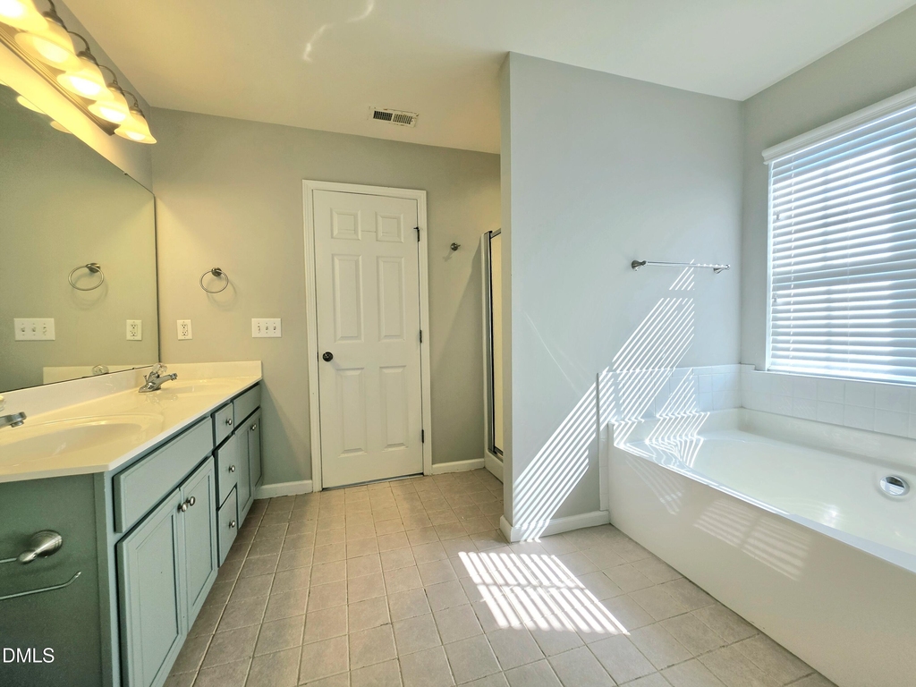 9716 Layla Avenue - Photo 6