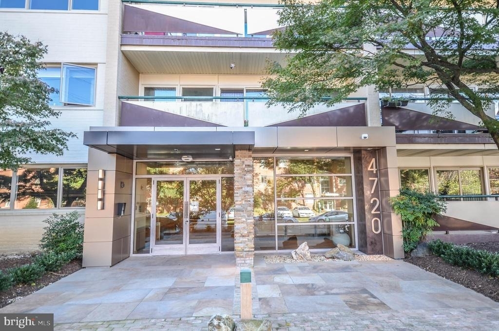 4720 Chevy Chase Drive - Photo 18