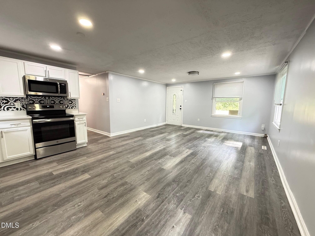 801 Carter Avenue - Photo 4