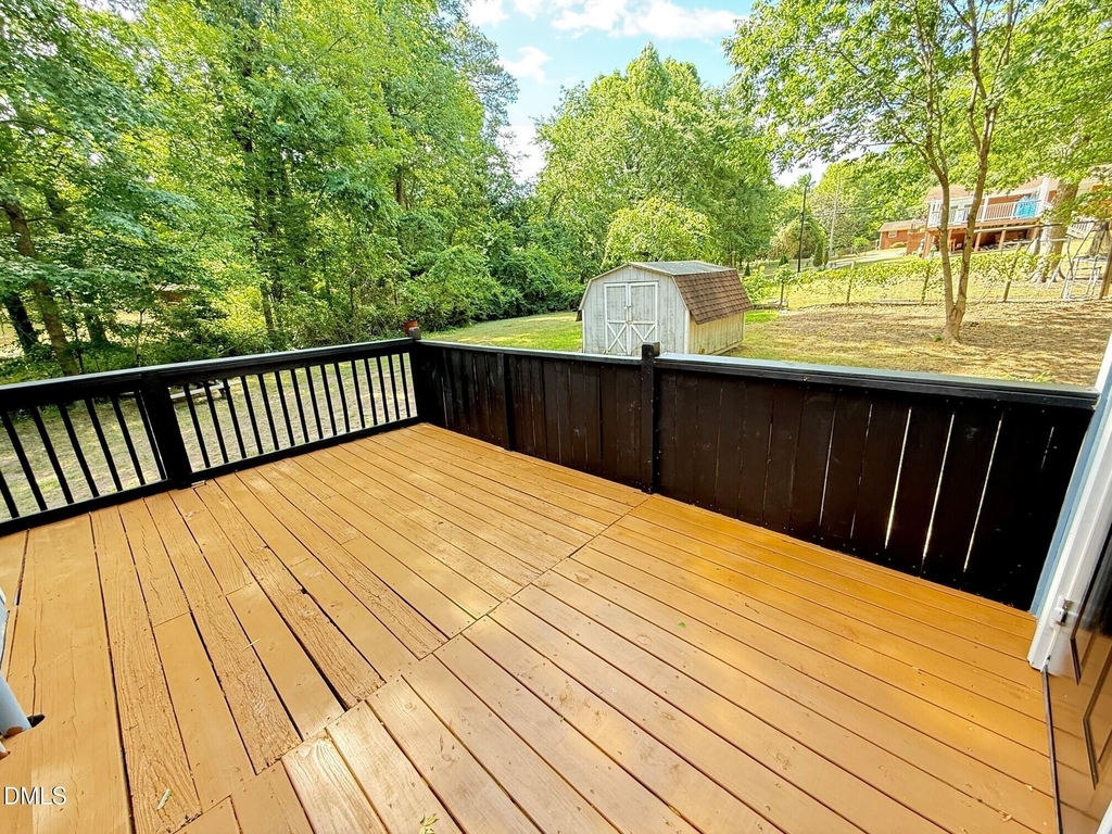 801 Carter Avenue - Photo 20