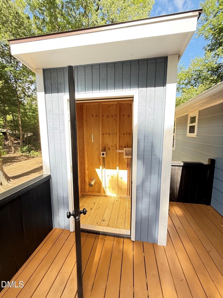 801 Carter Avenue - Photo 17