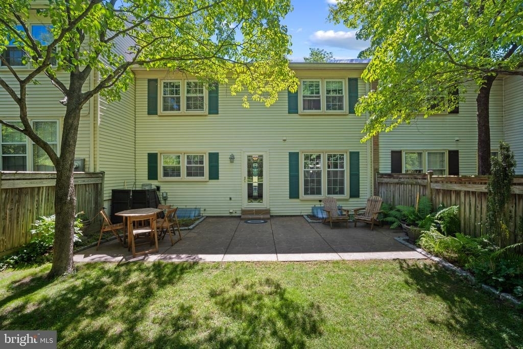 9405 Chatteroy Place - Photo 11