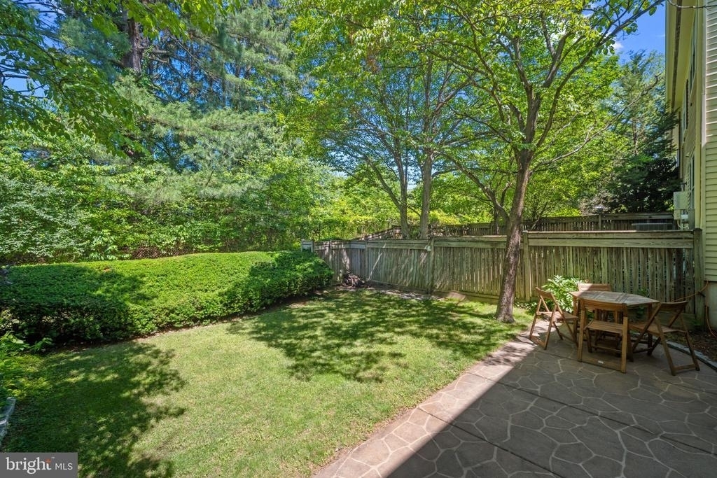 9405 Chatteroy Place - Photo 12
