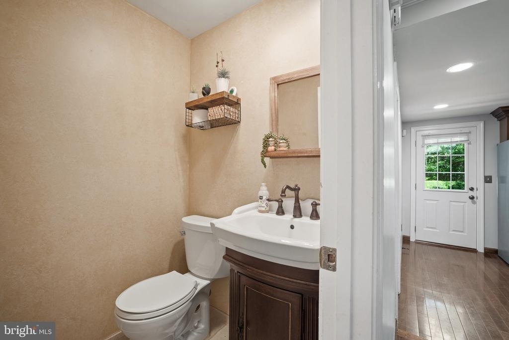 9405 Chatteroy Place - Photo 8