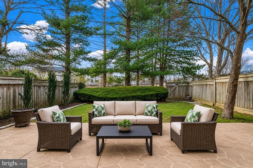 9405 Chatteroy Place - Photo 13