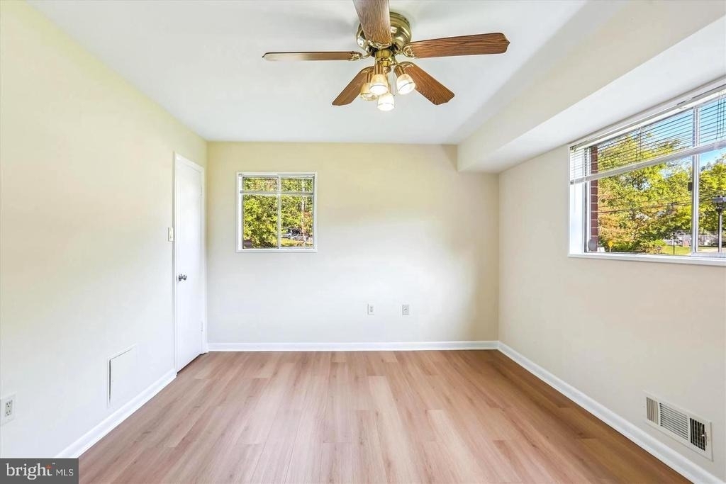 10601 Weymouth Street - Photo 13