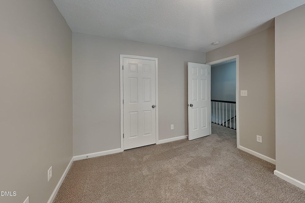 104 Roundtree Court - Photo 10