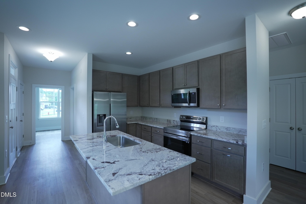 919 Hillman Lane - Photo 4