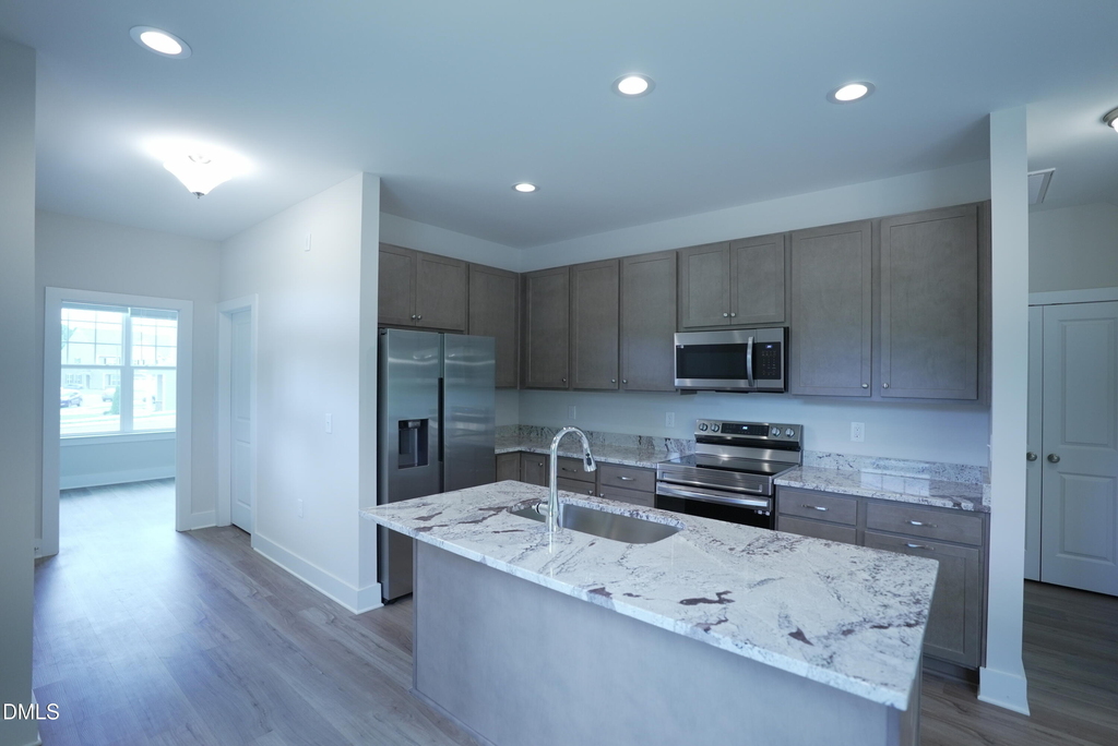 919 Hillman Lane - Photo 2