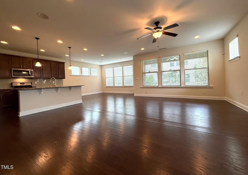 238 Begen Street - Photo 2