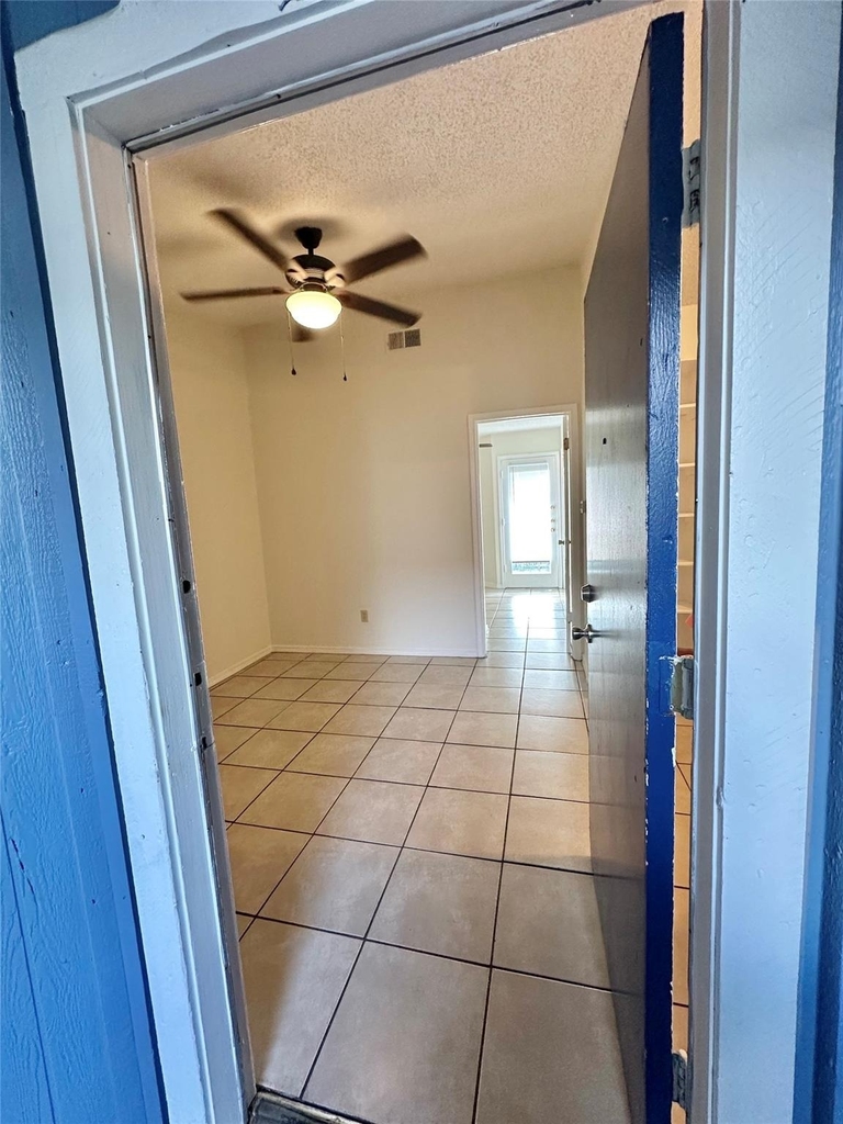 4322 Gillis St - Photo 3