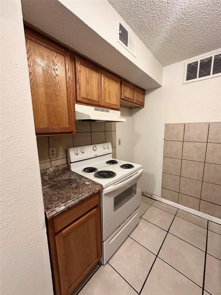 4322 Gillis St - Photo 9