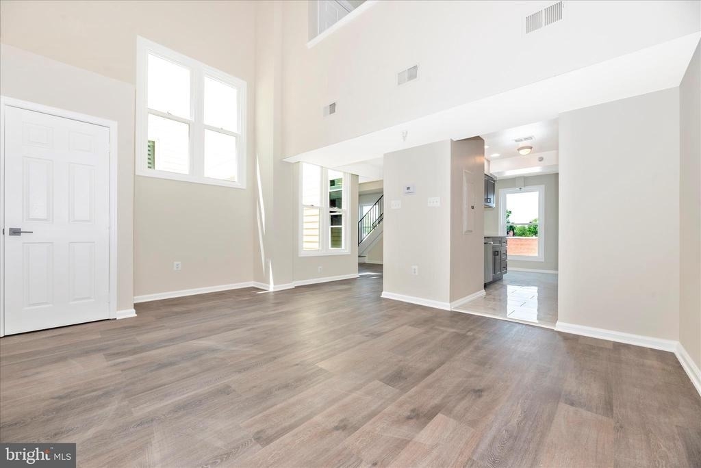 205 Market-thru 207 Street - Photo 2