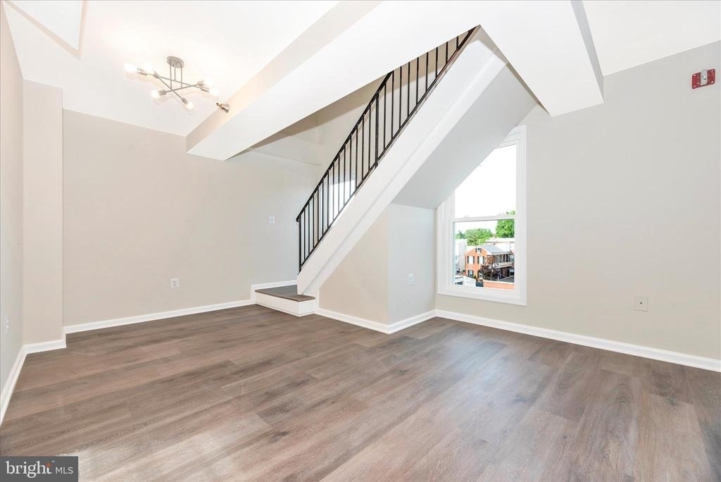 205 Market-thru 207 Street - Photo 8