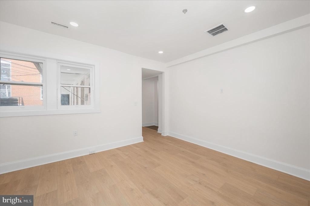 113 Market-thru 115 Street - Photo 2