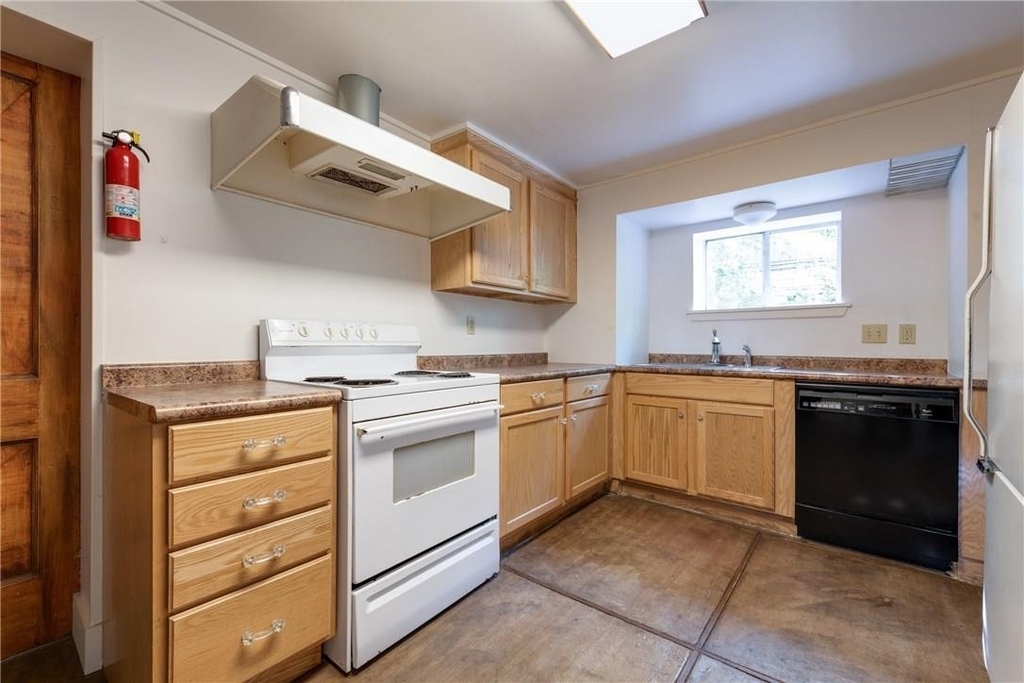 1501 W 9th St - Photo 6