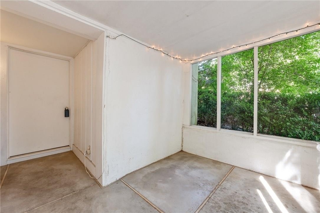 1501 W 9th St - Photo 13