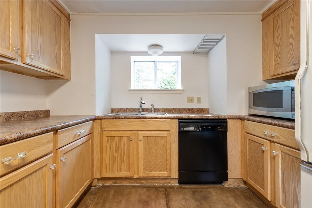 1501 W 9th St - Photo 7