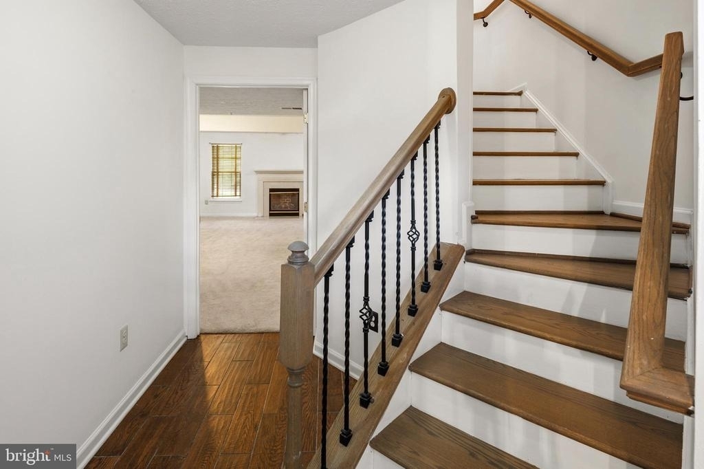 9805 Redwing Drive - Photo 3