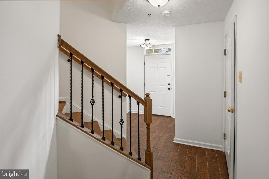 9805 Redwing Drive - Photo 4