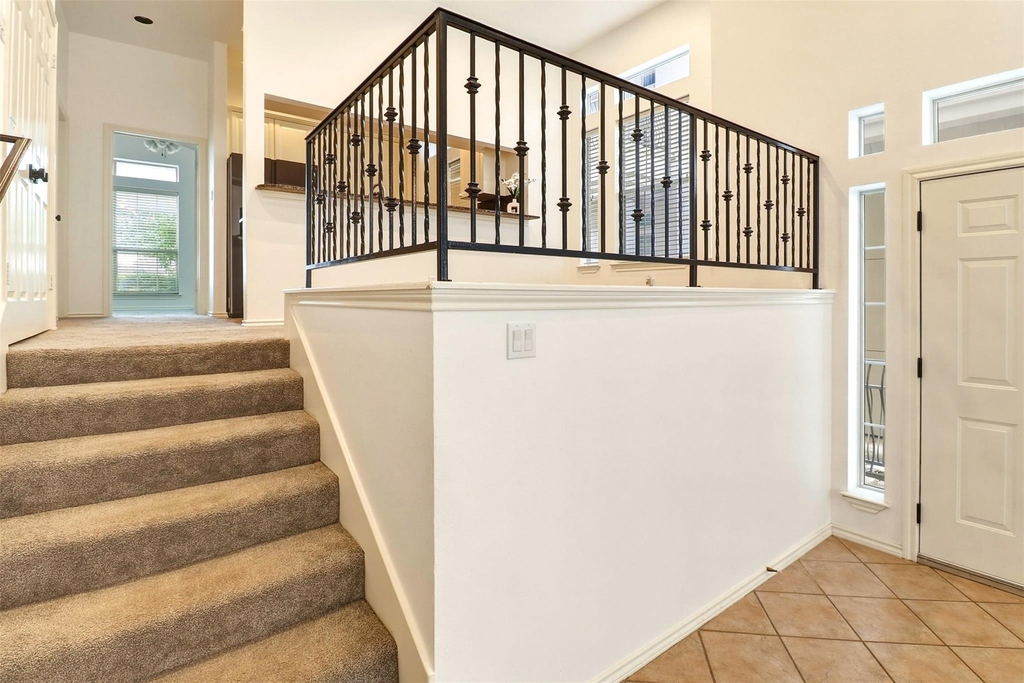 2918 Ranch Road 620 N - Photo 15