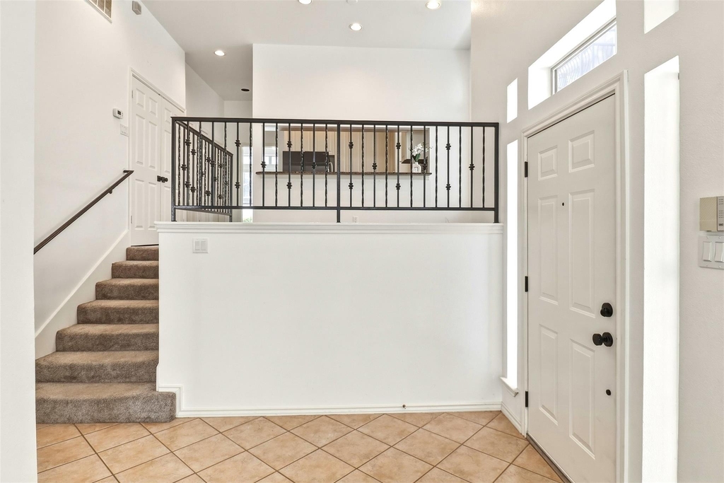 2918 Ranch Road 620 N - Photo 8