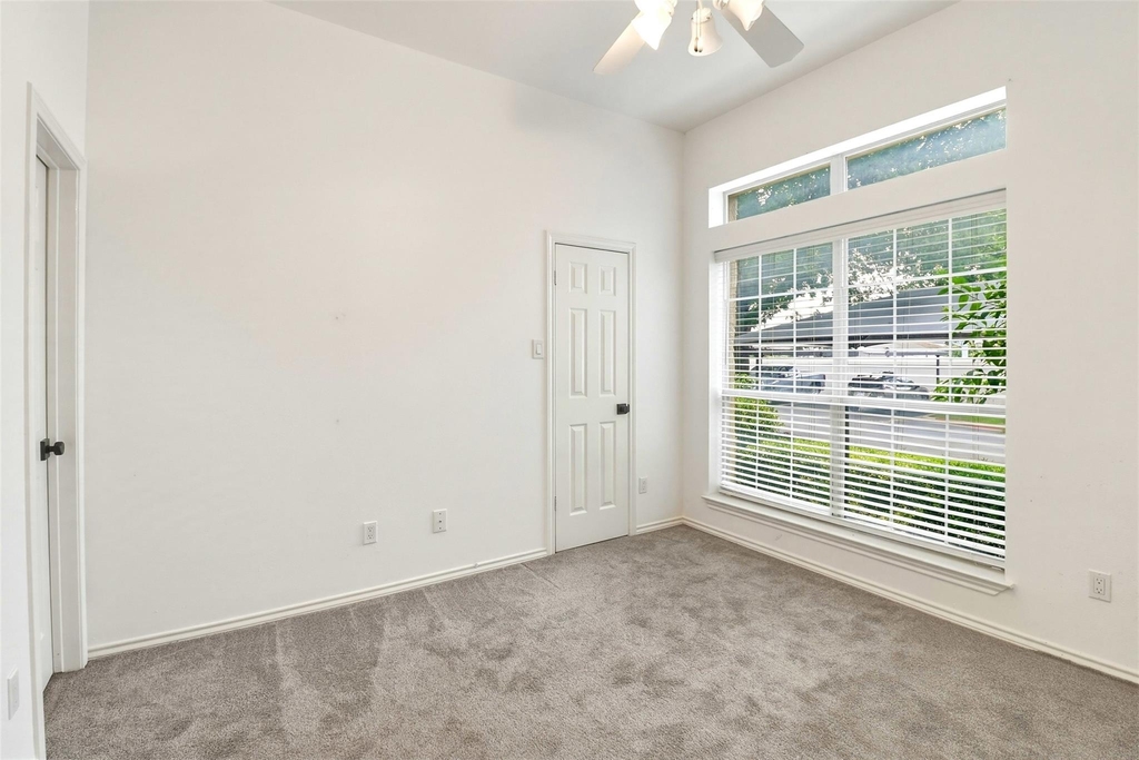 2918 Ranch Road 620 N - Photo 13