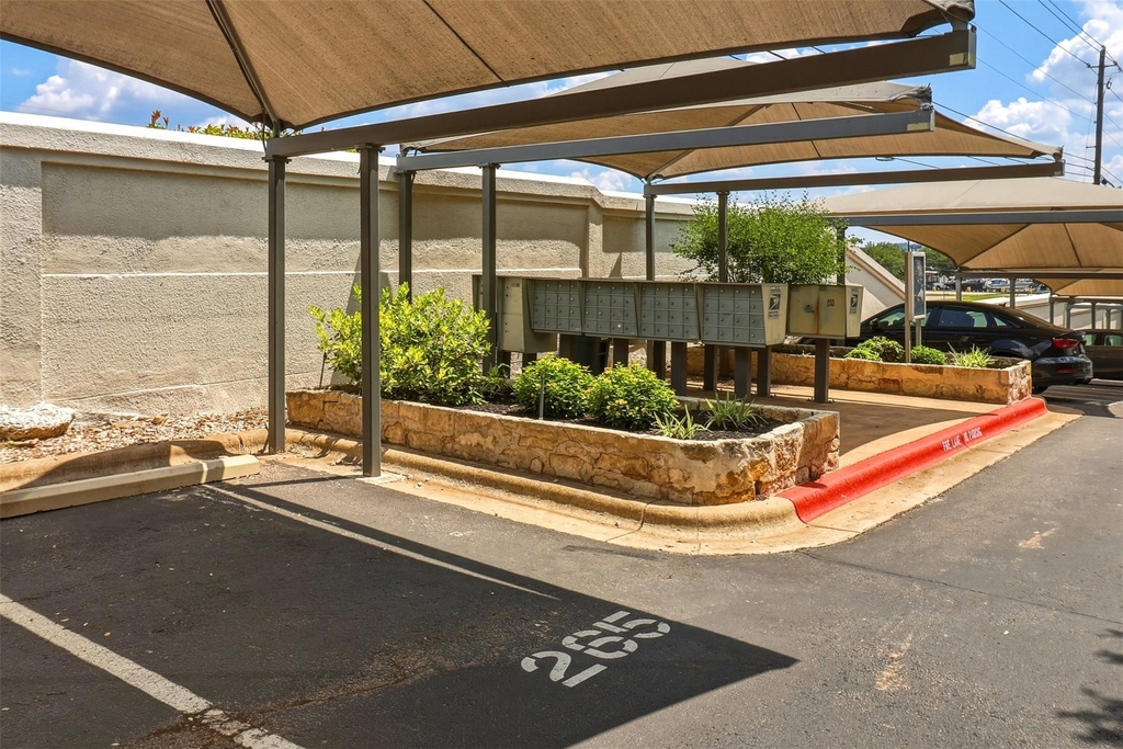 2918 Ranch Road 620 N - Photo 37