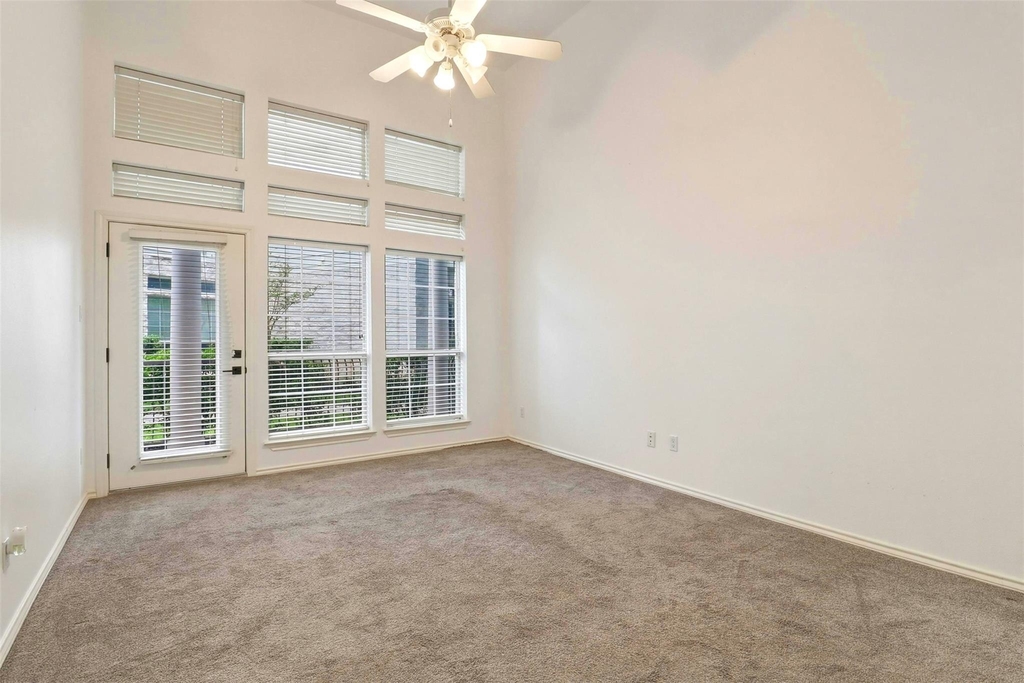 2918 Ranch Road 620 N - Photo 16
