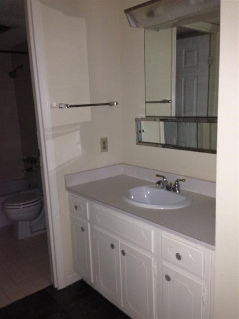 706 W 34th St - Photo 6