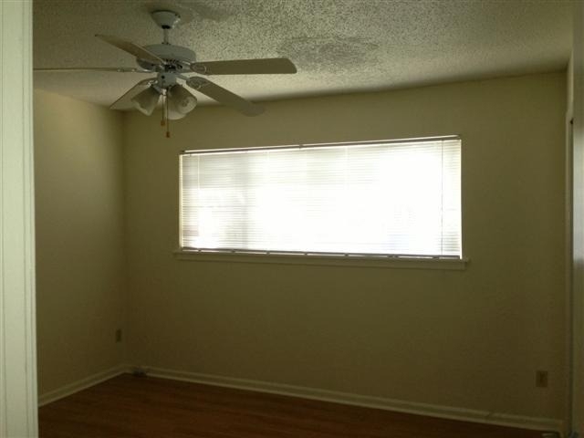 706 W 34th St - Photo 9