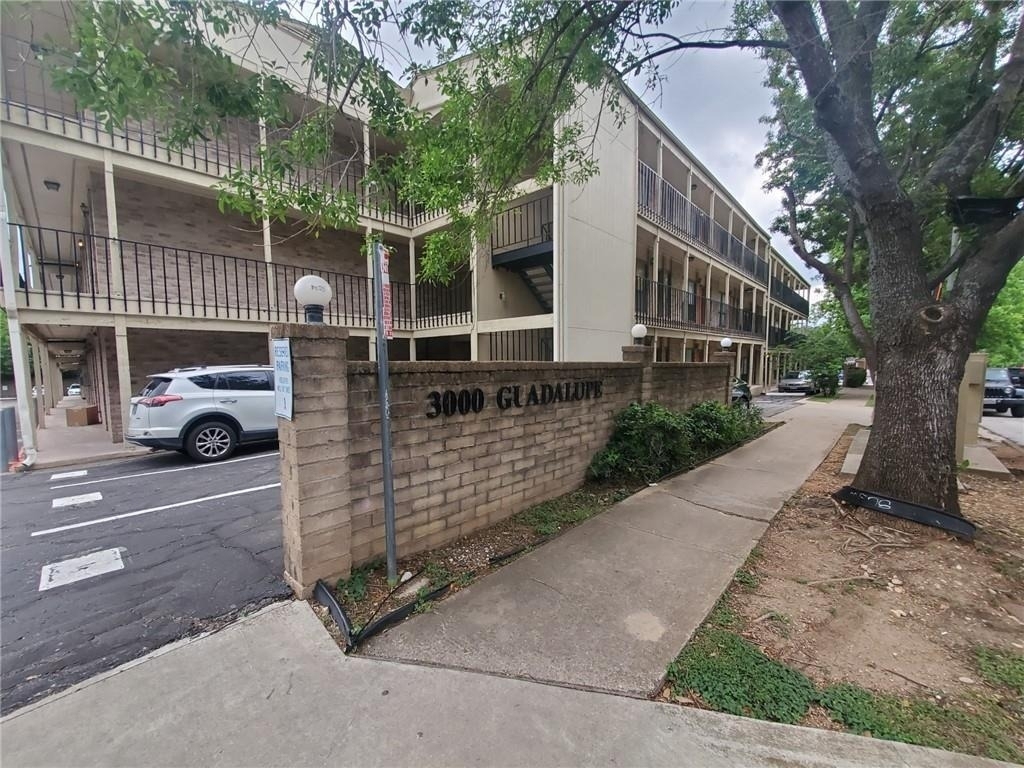 3000 Guadalupe St - Photo 0